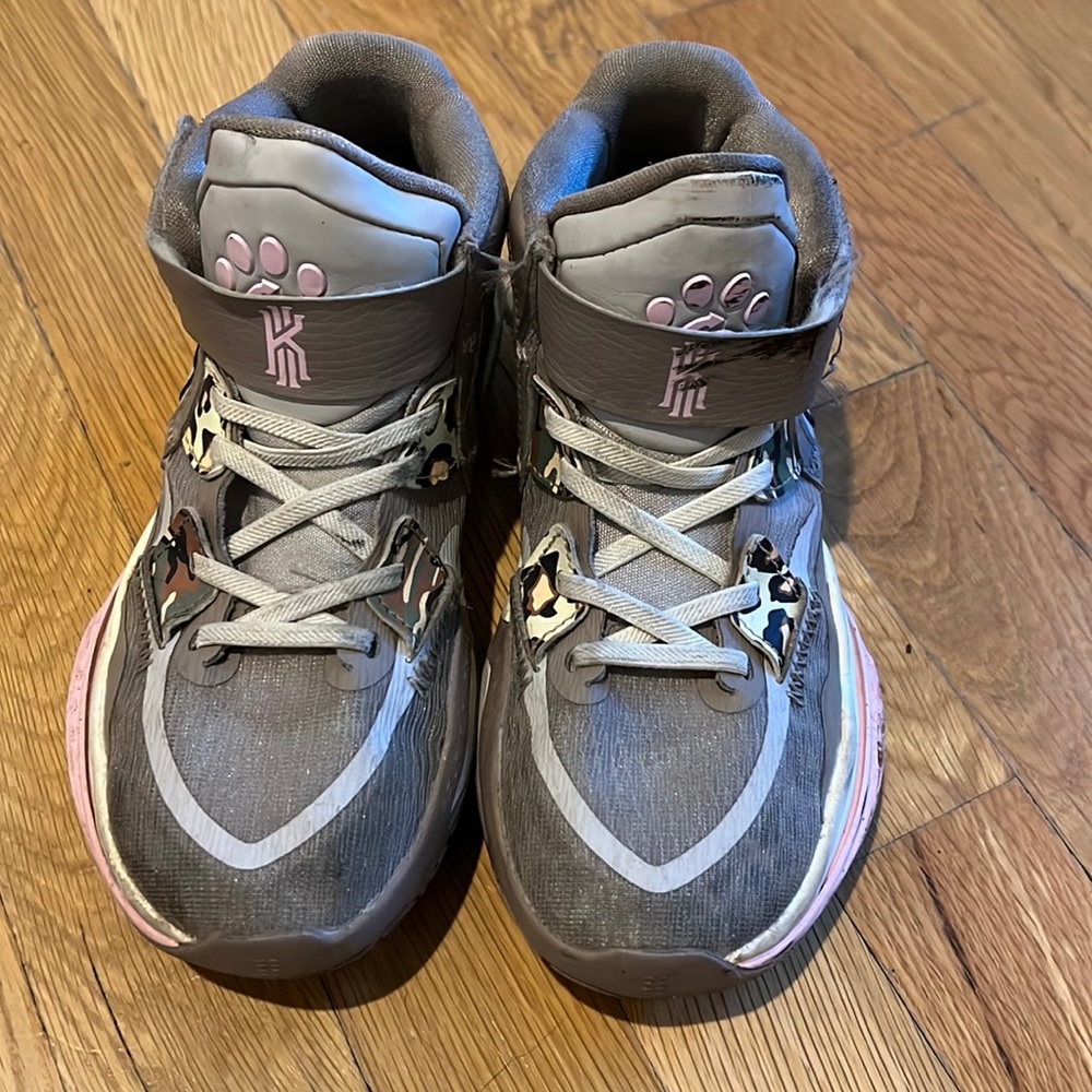 Nike Kyrie Irving Sneakers